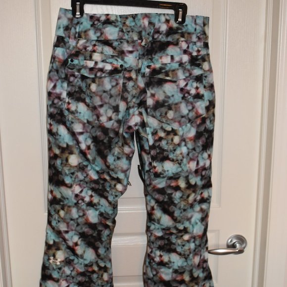 Under Armour Snowpants - Picture 2 of 3